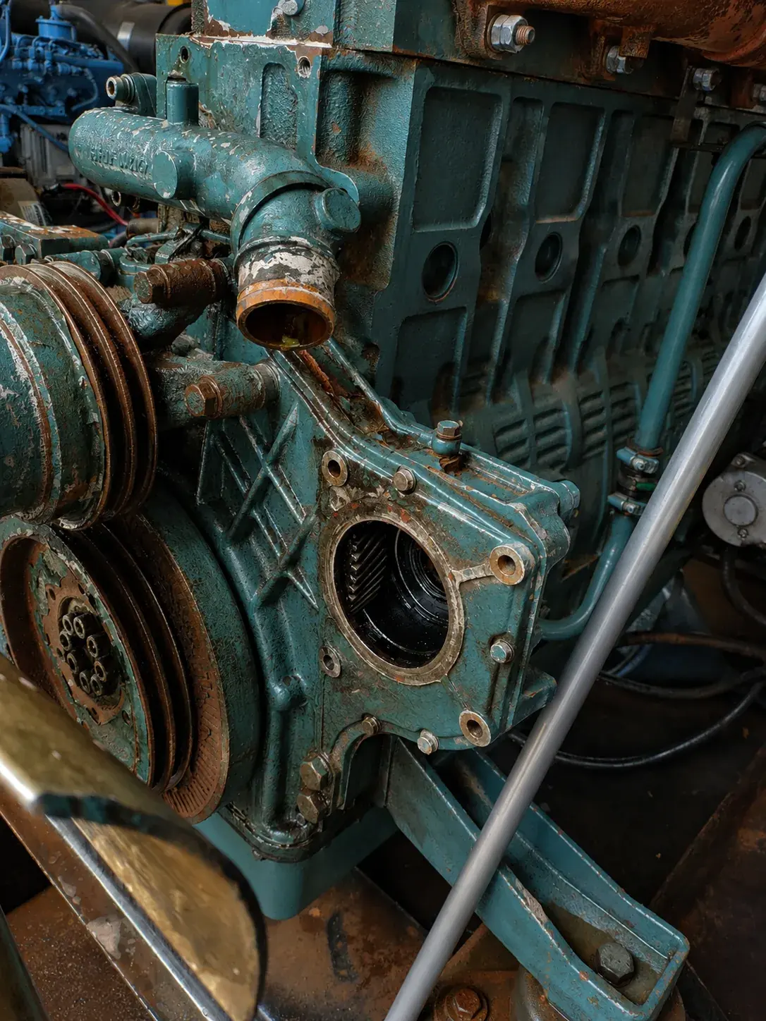 Motor del generador desmontado para diagnóstico